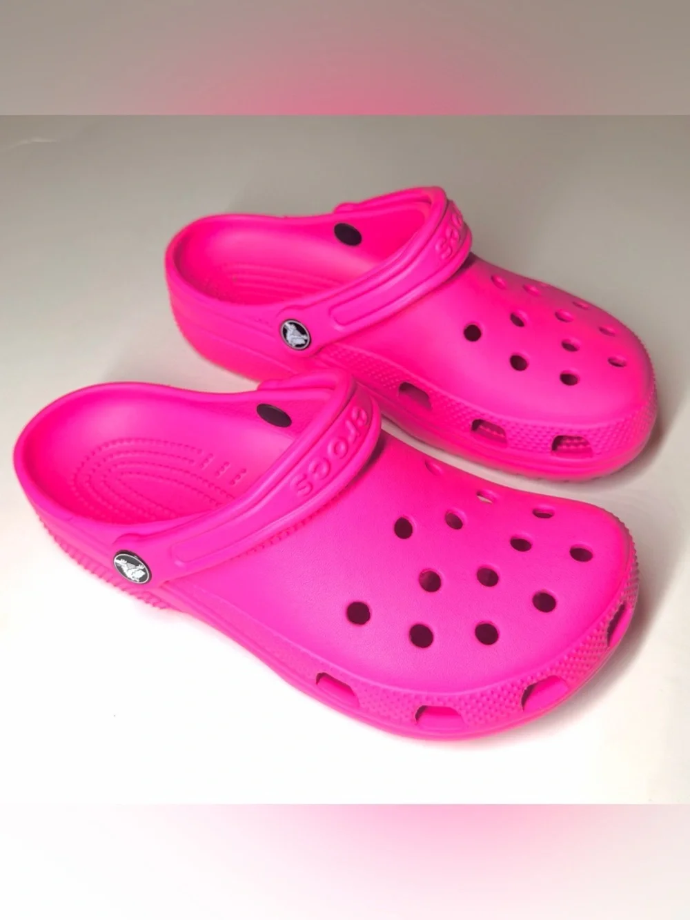 Crocs  Kid's Lightweight Classic Clogs JL3 Crush Pink Size US J- 5